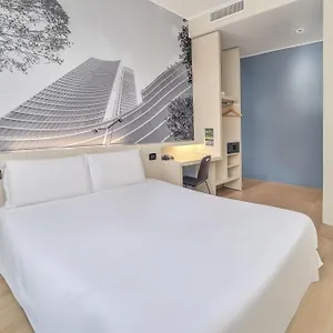 3* ホテル B ＆ B チェニジオ ガリバルディ