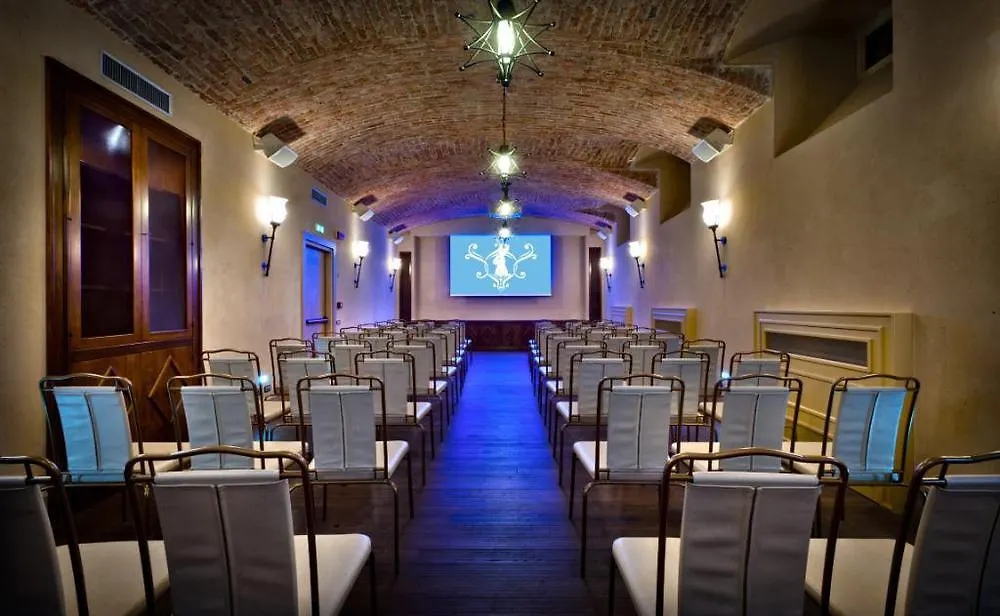 ***** Hotel Chateau Monfort - Relais & Chateaux Milano Italia
